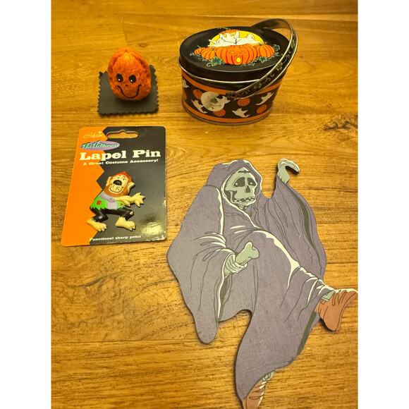 Lot with Vintage Keller Charles Philadelphia Mini Halloween Tin Box Handle - Picture 1 of 8